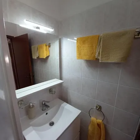 Manda Apartment *