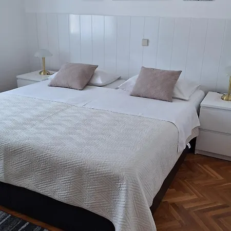 Apartment Manda *