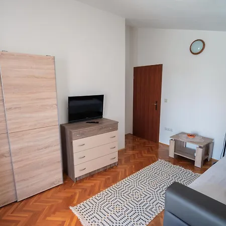 Apartment Manda