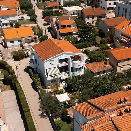 Apartment Manda *